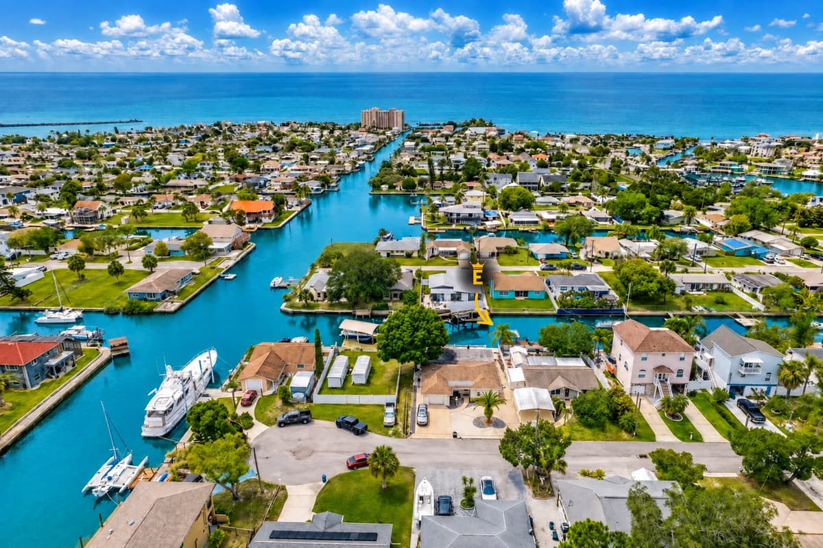 Aerial view of the neighborhood and the beautiful spots in the area surrounding the property. Who wouldn't love that? Have questions? Send us a message now!