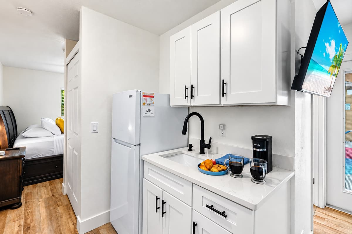 An all-in-one haven with beautiful natural light, and soothing décor.