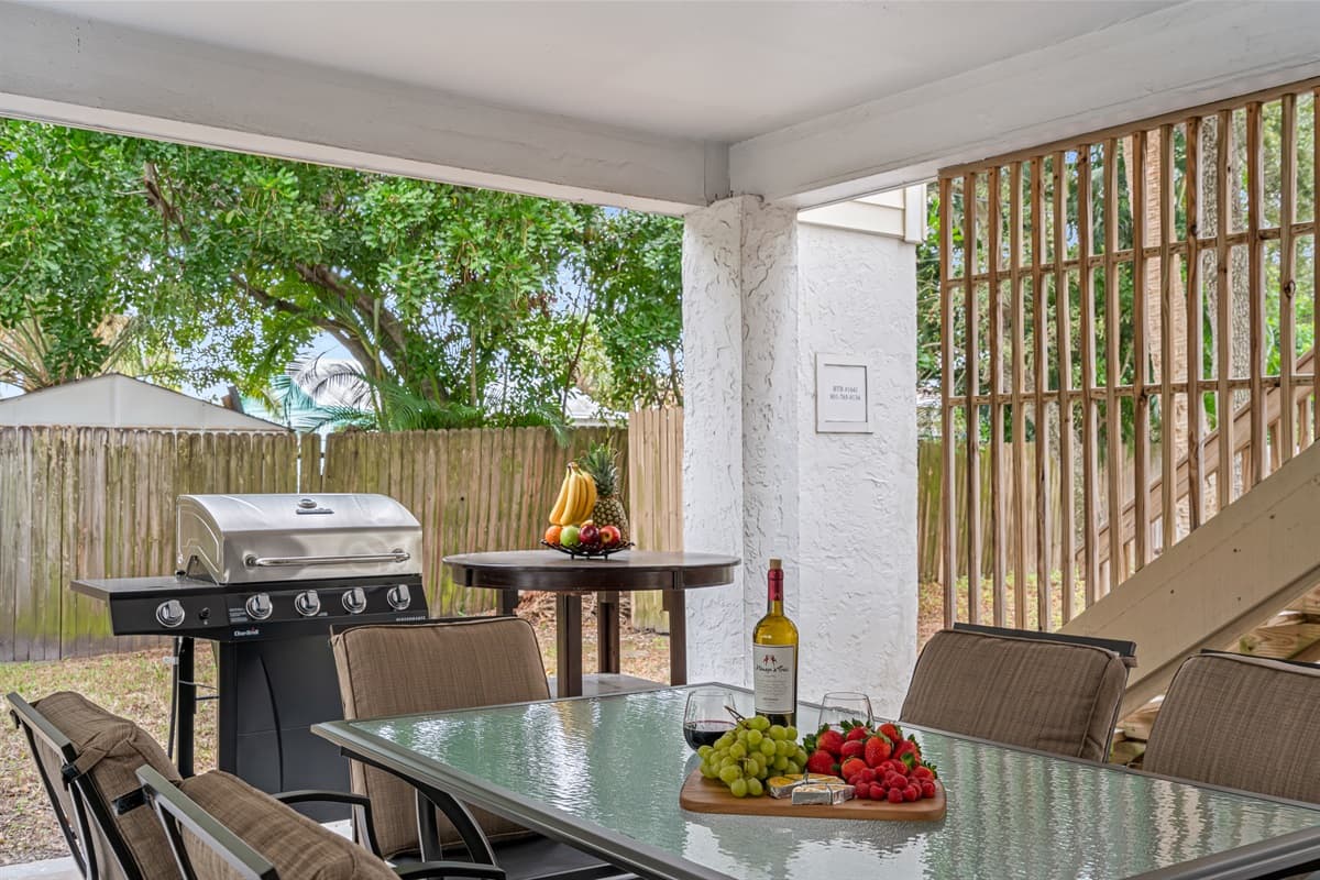 Whether you seek tranquility, camaraderie, or both, our outdoor common space with comfortable furniture and a grill offers the perfect escape.