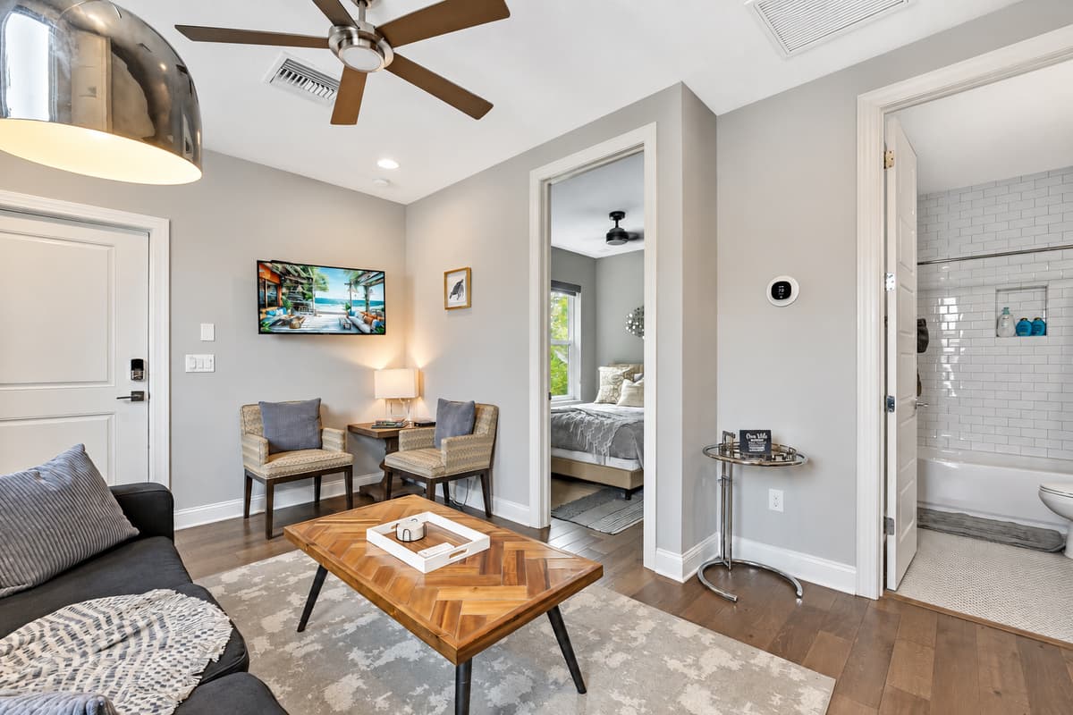 With its comfortable furnishings, state-of-the-art entertainment options, and abundance of natural light, this space offers a retreat like no other.
