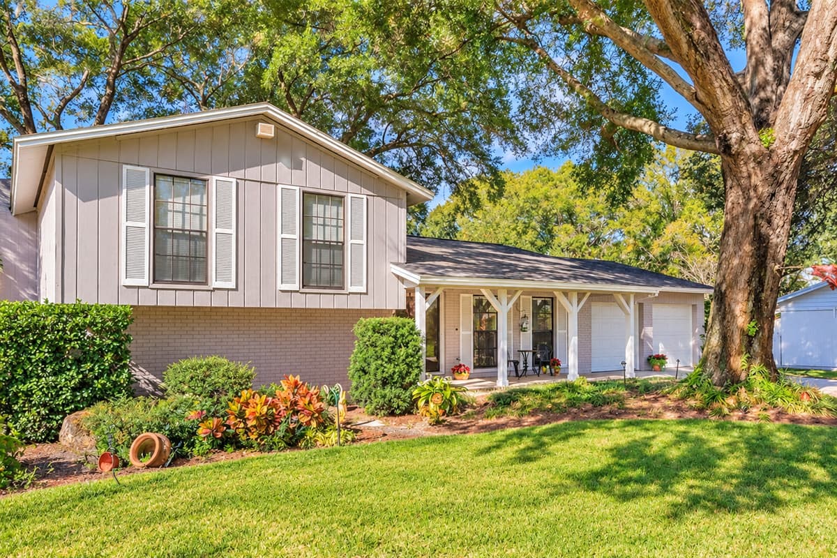 Magnificent house in a wonderful, safe neighborhood.