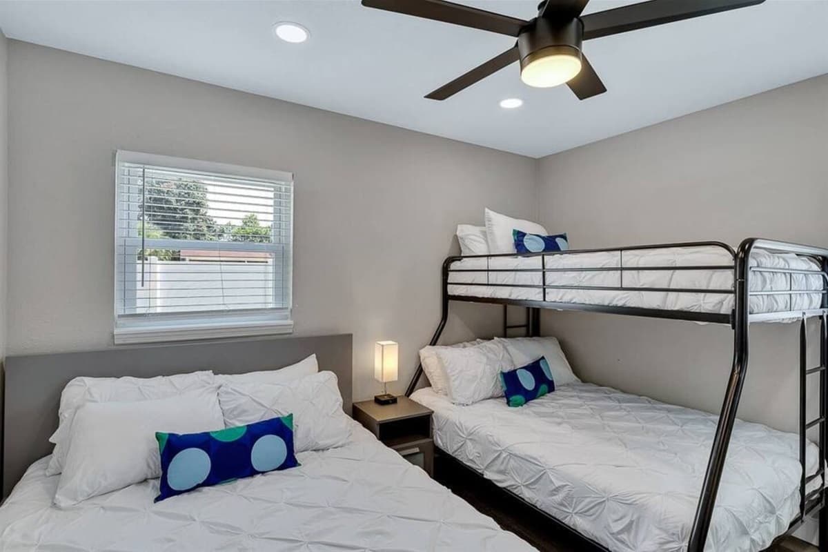 Magnificent bedroom with queen sized bed, single over twin bunkbed, drawers for storage and smart TV. Great room for families with kids or group of friends. If you feel like this place is for you, send us an inquiry now!