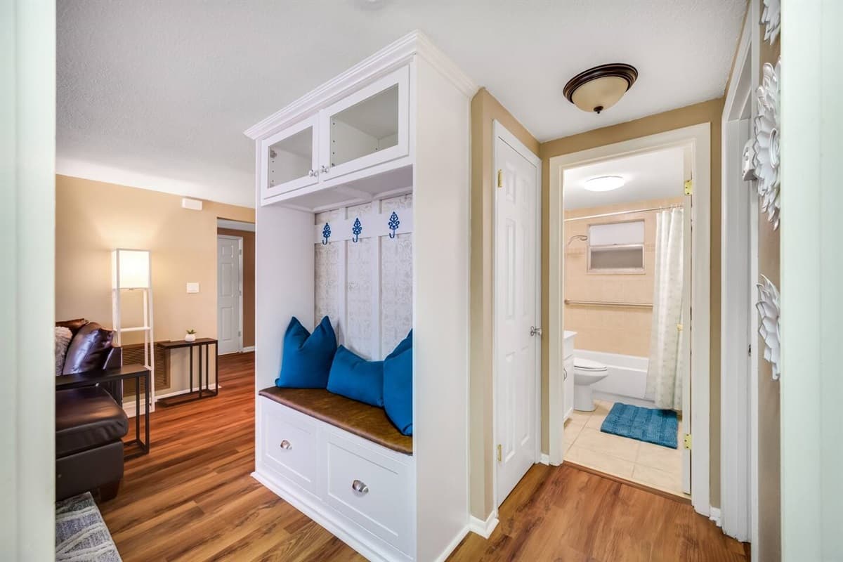 Not into watching movies or series but want to hng out with the rest of the family? This nook is great for you while reading your favorite book! Send us an inquiry if you have questions!