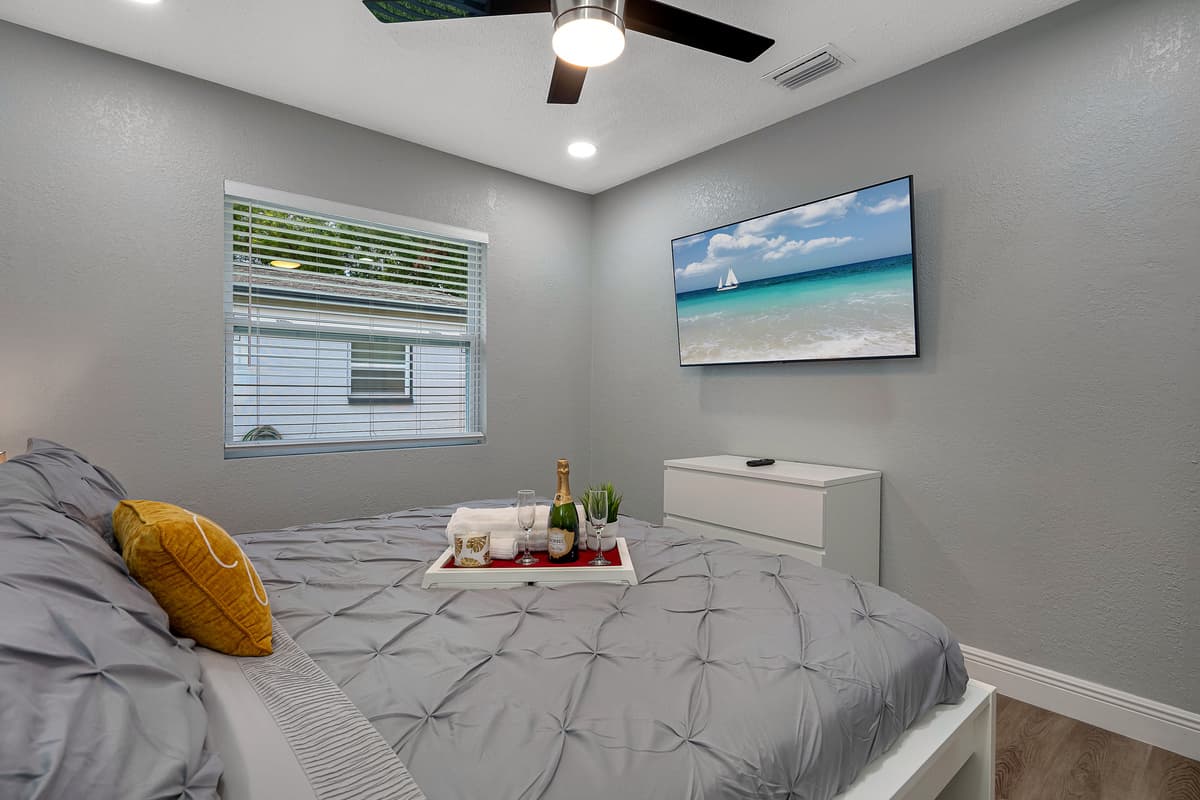 Never worry about the series or movies you've been wanting to watch! Our stunning bedroom has its own smart TV! If you love what you see, send us a message now!