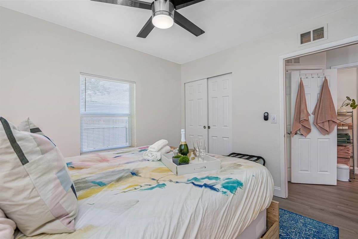 Make the most of you relaxing stay! Have an amazing sleep in this beautiful bedroom