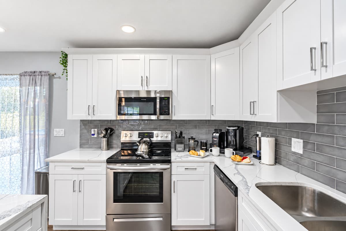 Not really into cooking? Never worry about eating cold meals because this kitchen has a microwave oven always ready to use whenever you need it! Send us a message now!