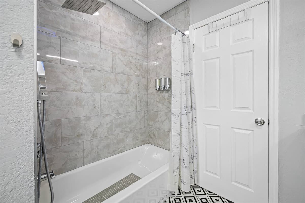 Indulge in a long and relaxing bath in this immaculate bathroom after a long day! Long baths are perfect to relieve stress and sore muscles. Book now!