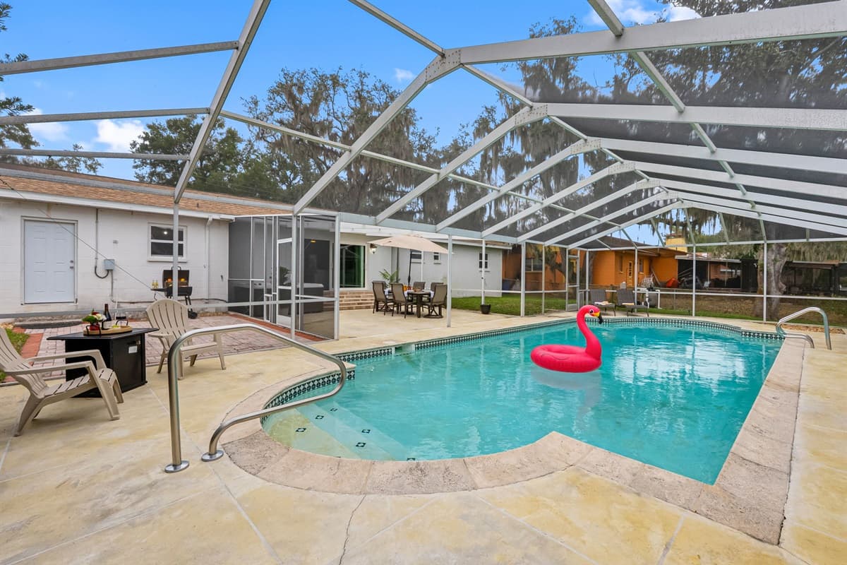 Perfect for families and groups, this pool area offers space to swim, relax, and dine outdoors.
