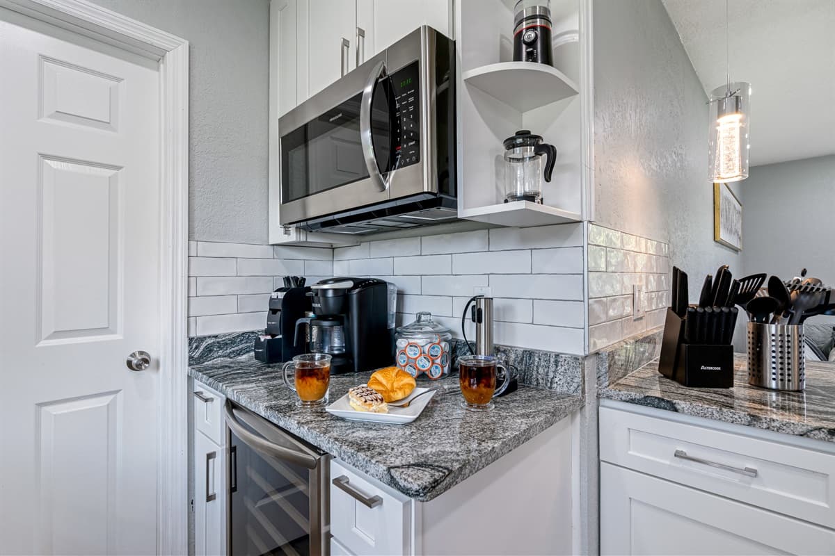 Who can say "No" to a good cup of coffee/ tea in the morning? Or toast for breakfast perhaps? Our kitchen is equipped for you guys! If you have any questions, don't hesitate to send us a message!