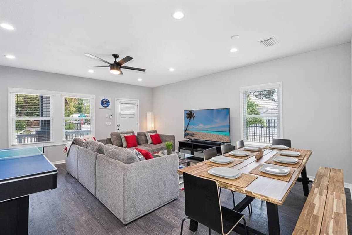 Stunning living room with a comfortable L-Shaped modern couch will ensure a great time for all of our guests. If you have any questions about this property, please send us an inquiry today!