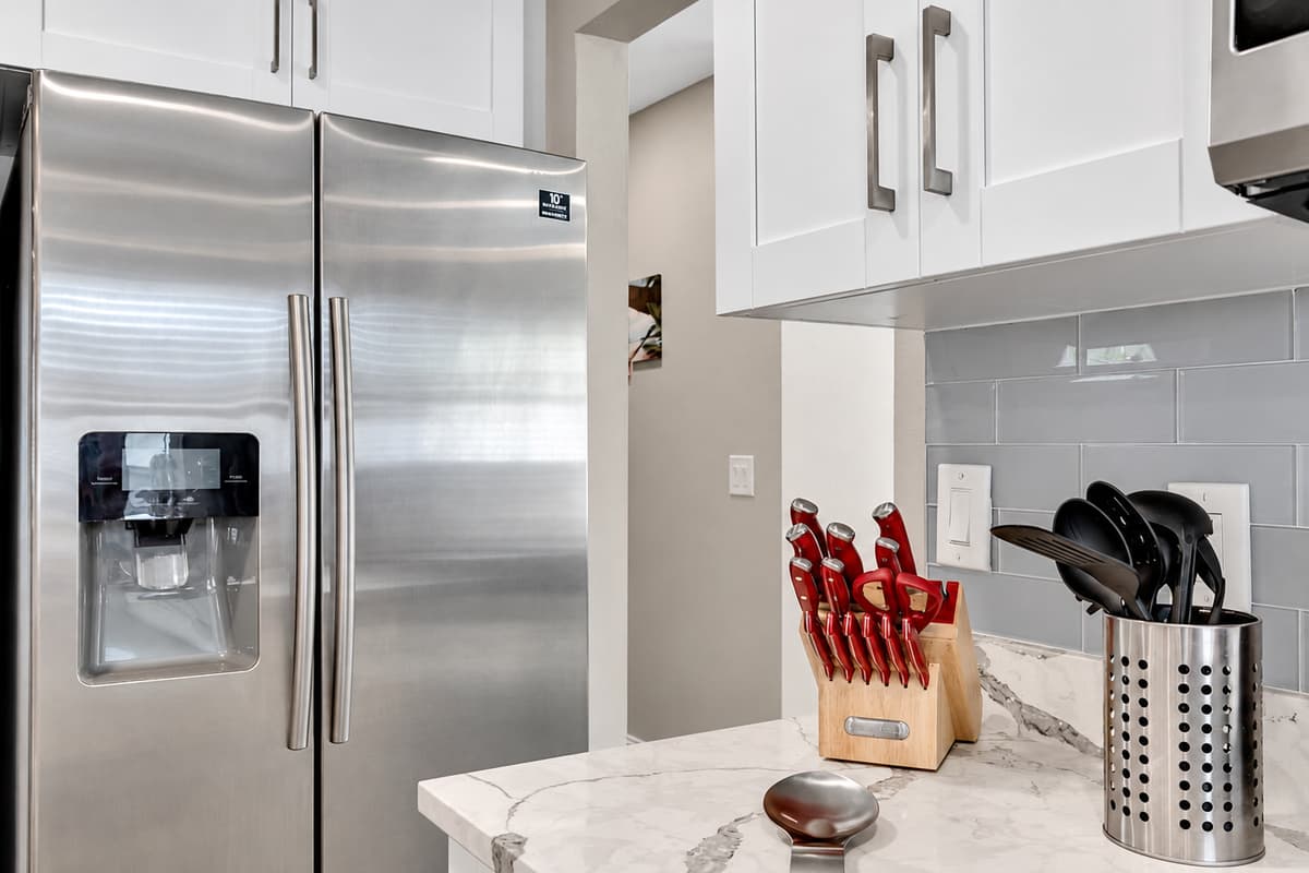 Never worry about where to store foods you've prepared for the entire trip. This beautiful property has a huge modern refrigerator to store foods and beverages. If you think this property suits your needs, send us a message now!