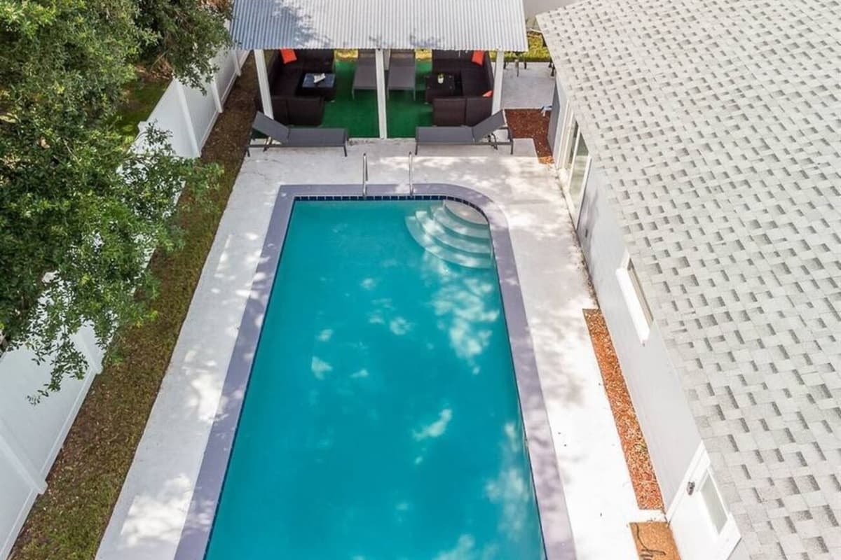 Perfect getaway for family and friends to enjoy and relax. Relieve stress while dipping or swimming in our heated pool. Don't hesitate to send us a message!