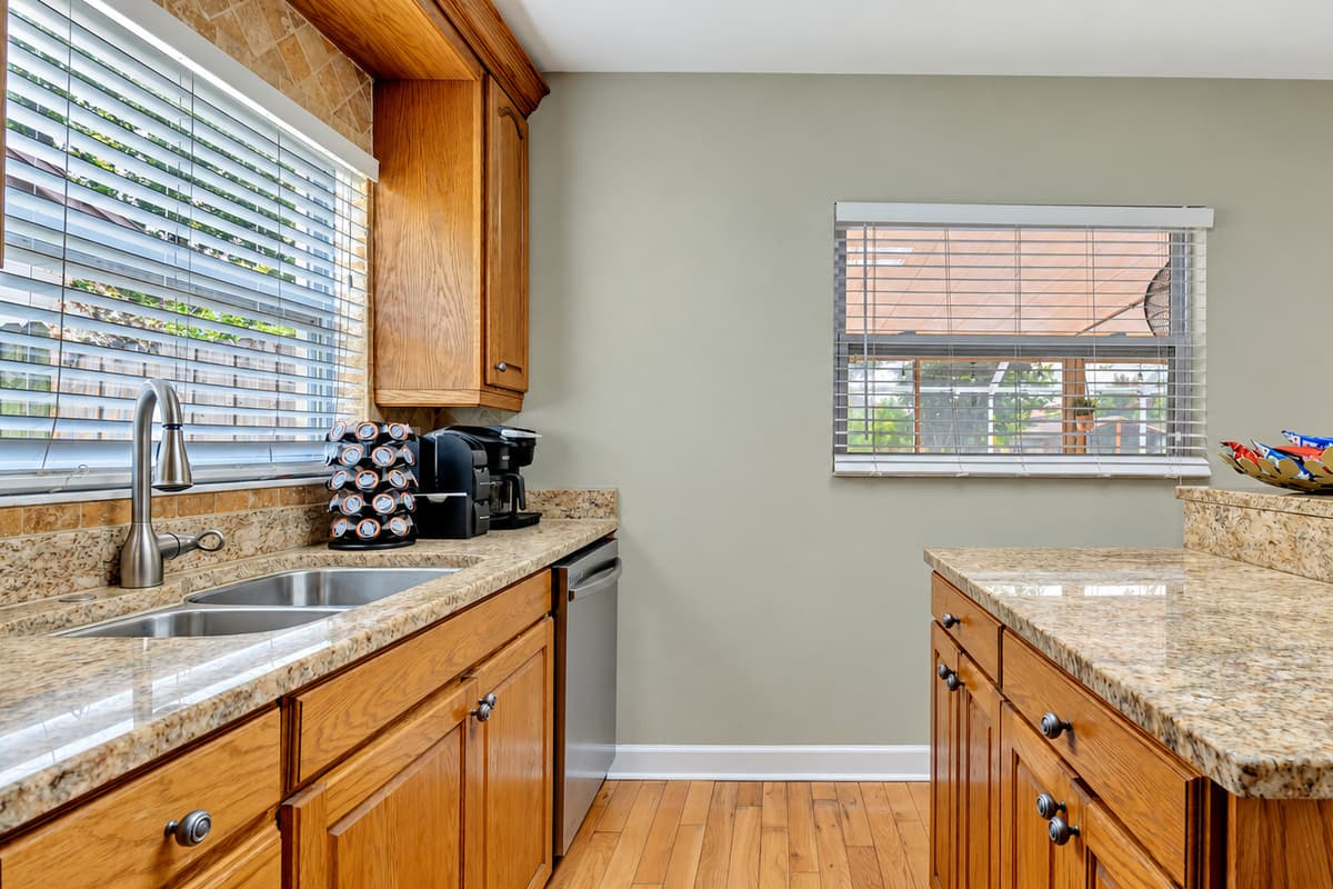 Picture yourself starting your day with a cup of coffee and a delicious meal in this intimate setting, bathed in the soft morning light.