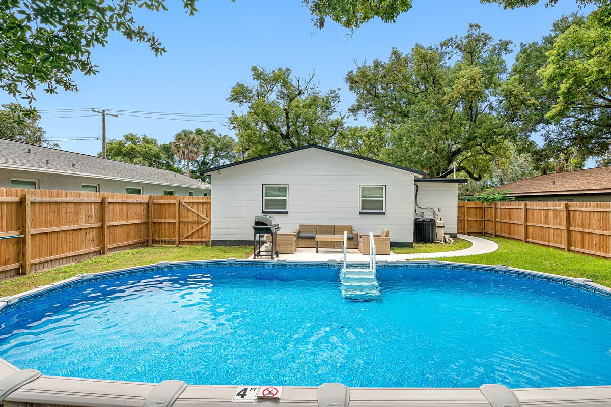 Our perfect fully fenced backyard to enjoy with family and friends with a stunning heated pool. Have fun and make memories with friends and family while relaxing in the outdoor lounge area. Send us an inquiry now!