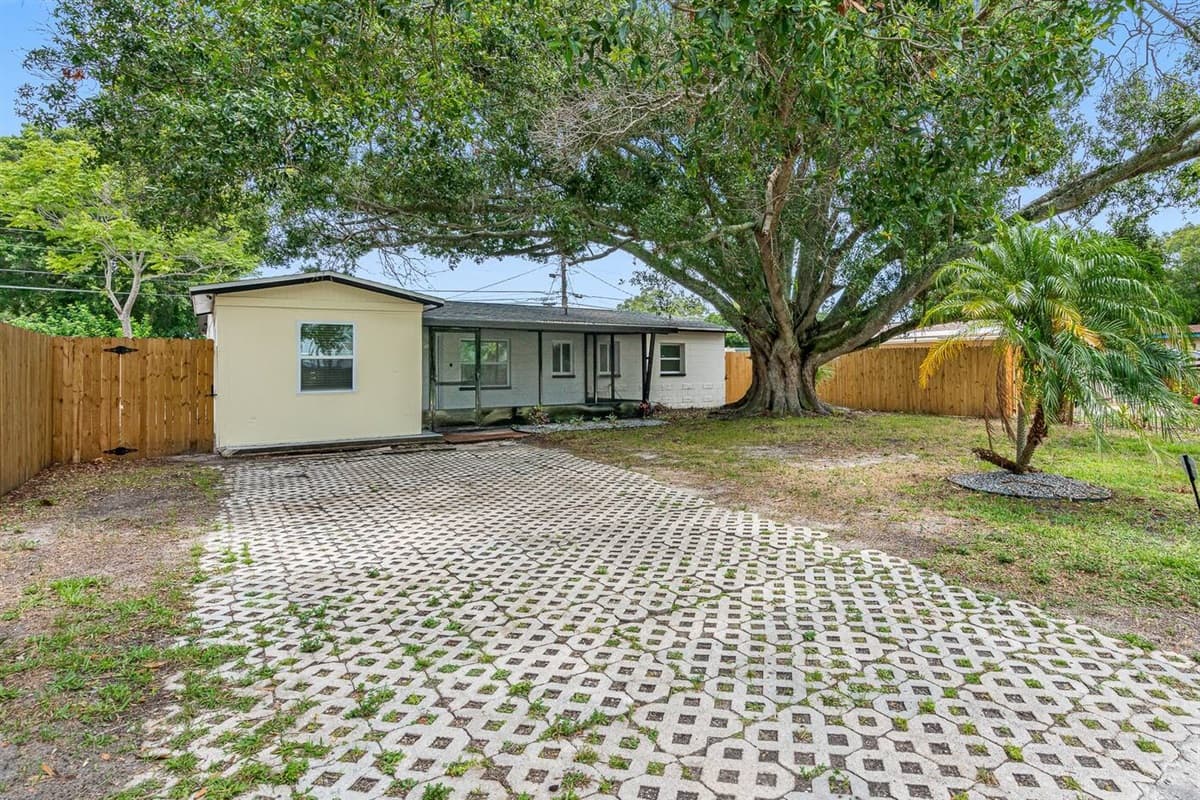 You would love this immaculate house if you love spending time outdoors too!