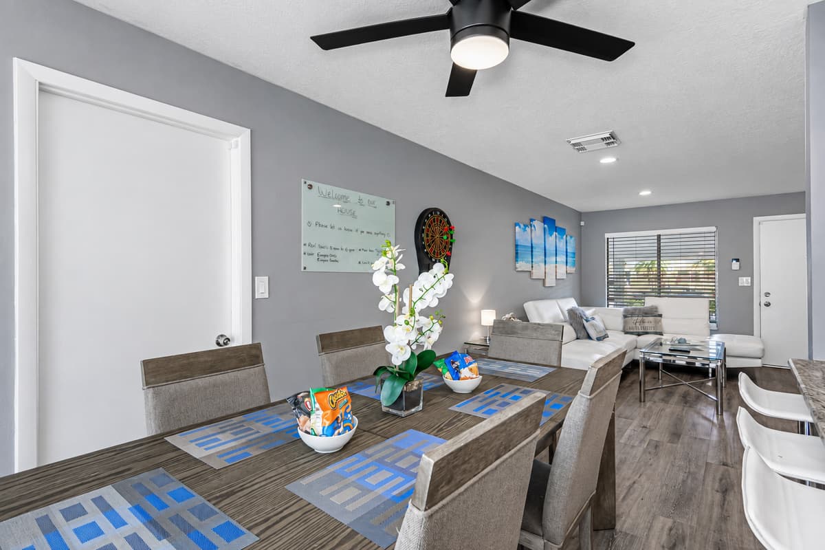 Appreciate great meals wondefully prepared by loved ones in this beautiful dining area while making and sharing memories. Send us an inquiry now!