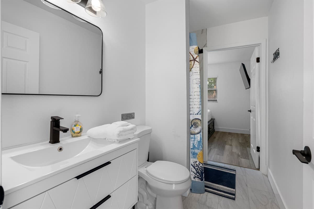 This bright and airy studio unit combines functionality with flair—ideal for guests who appreciate comfort, independence, and a splash of style.