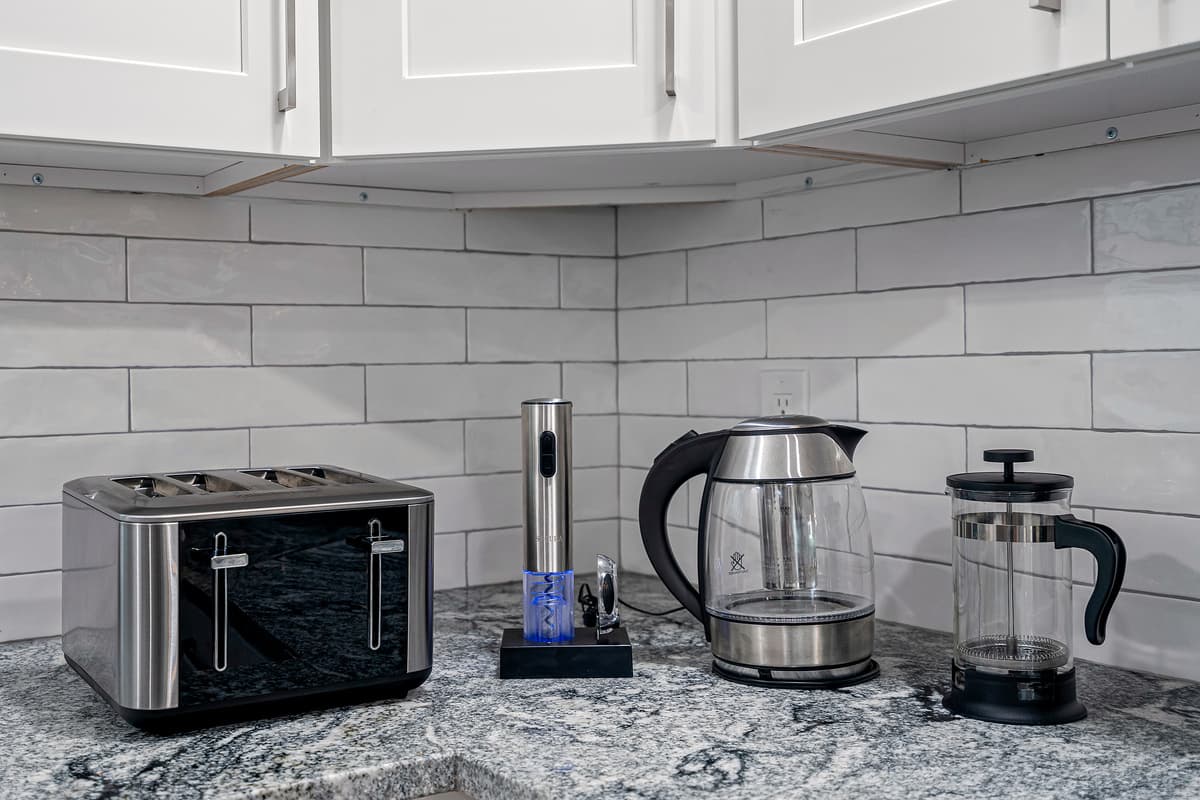 Who would say "No" to a good cup of coffee in the morning? Or tea for that matter? Or toast for breakfast perhaps? Our kitchen is equipped for you guys! If you have any questions, don't hesitate to send us a message!