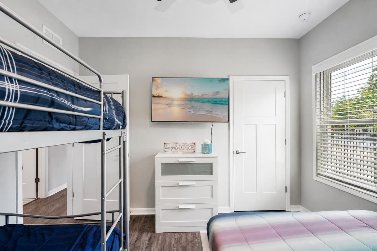 Single bunkbed and a queen size bed for a small family or a group of friends who wants to hang out and sleep in one room. It is very spacious and has a very nice view.