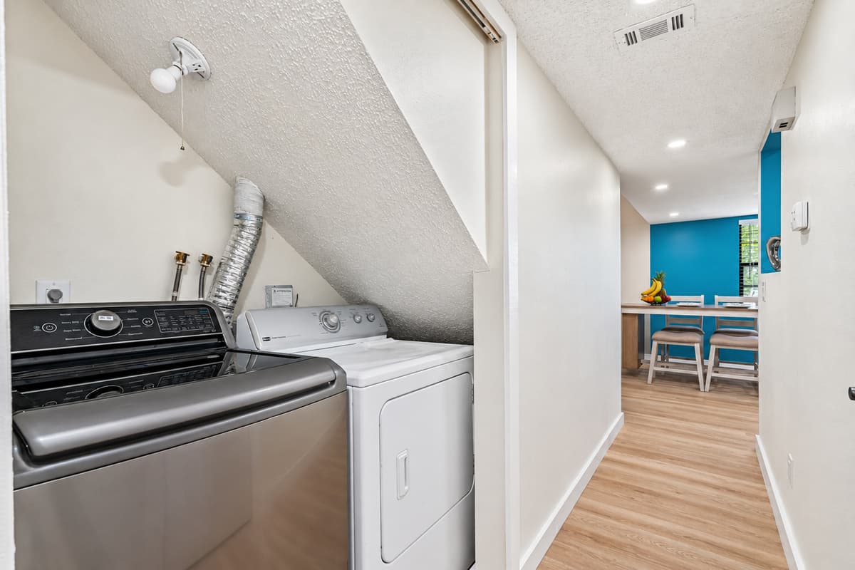 We understand that maintaining your wardrobe and keeping up with laundry needs is important, even while you're away from home. That's why we have created a dedicated space where you can easily take care of your laundry during your stay.