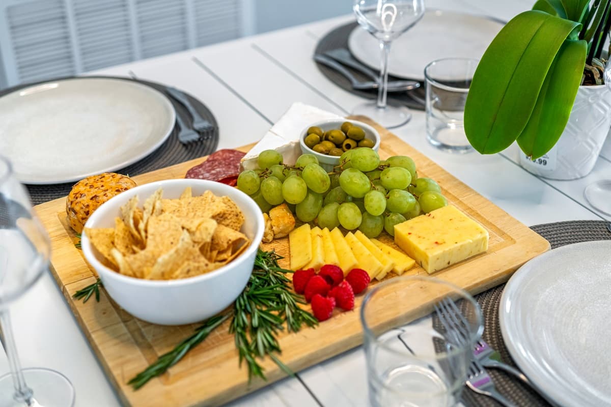 Thoughtfully designed with both comfort and functionality in mind, the dining table is ideal for everything from casual breakfasts to special family dinners.