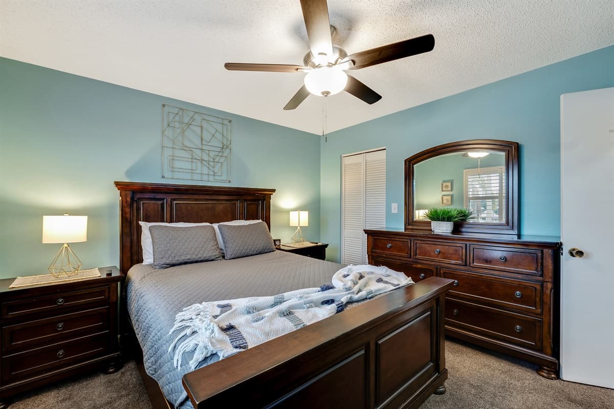 With your comfort in mind, we have meticulously designed this queen size bedroom to offer you the utmost relaxation and a serene atmosphere.