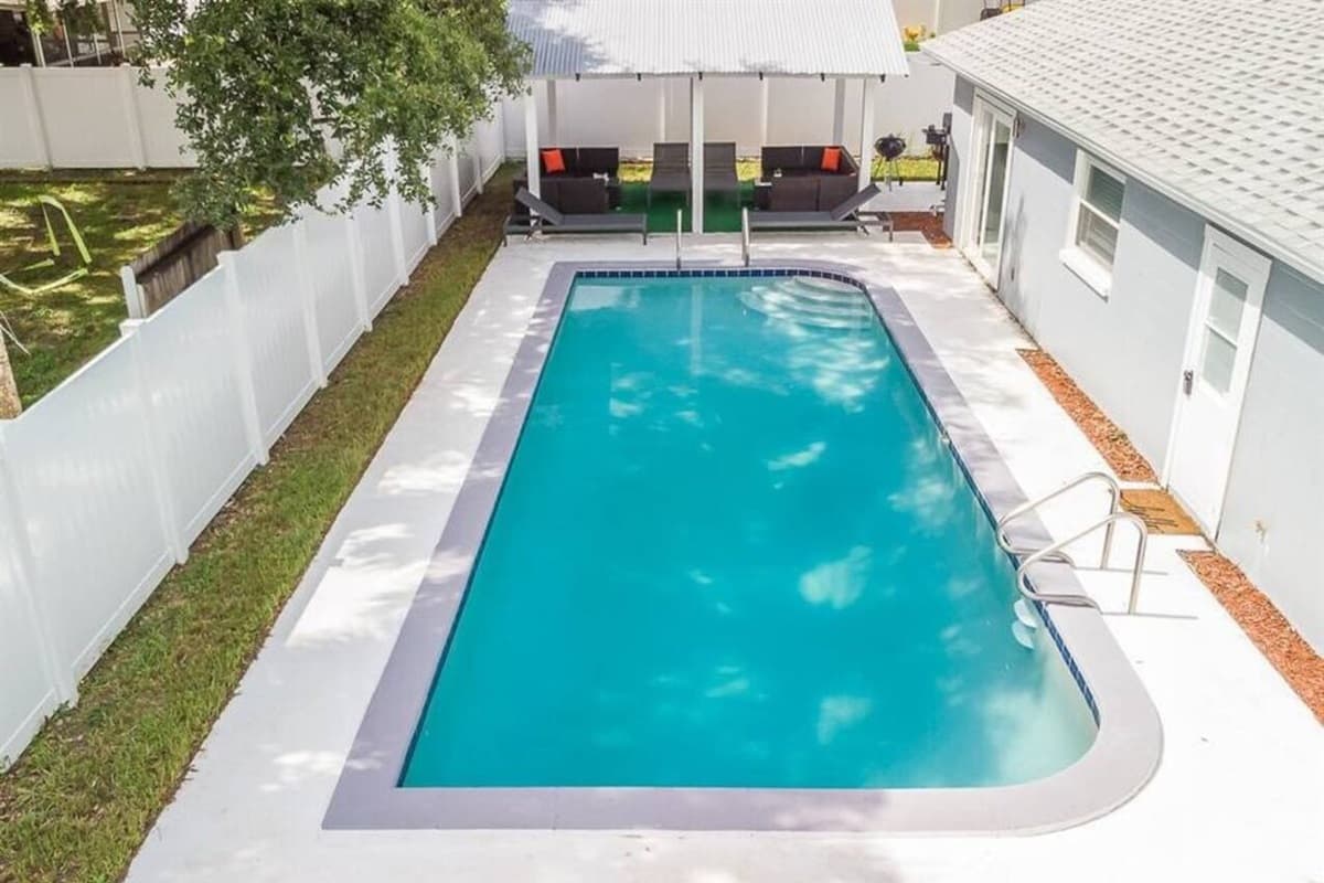 Have the best time of your vacation in this beautiful property with an immaculate heated pool! If you like what you see, send us an inquiry!