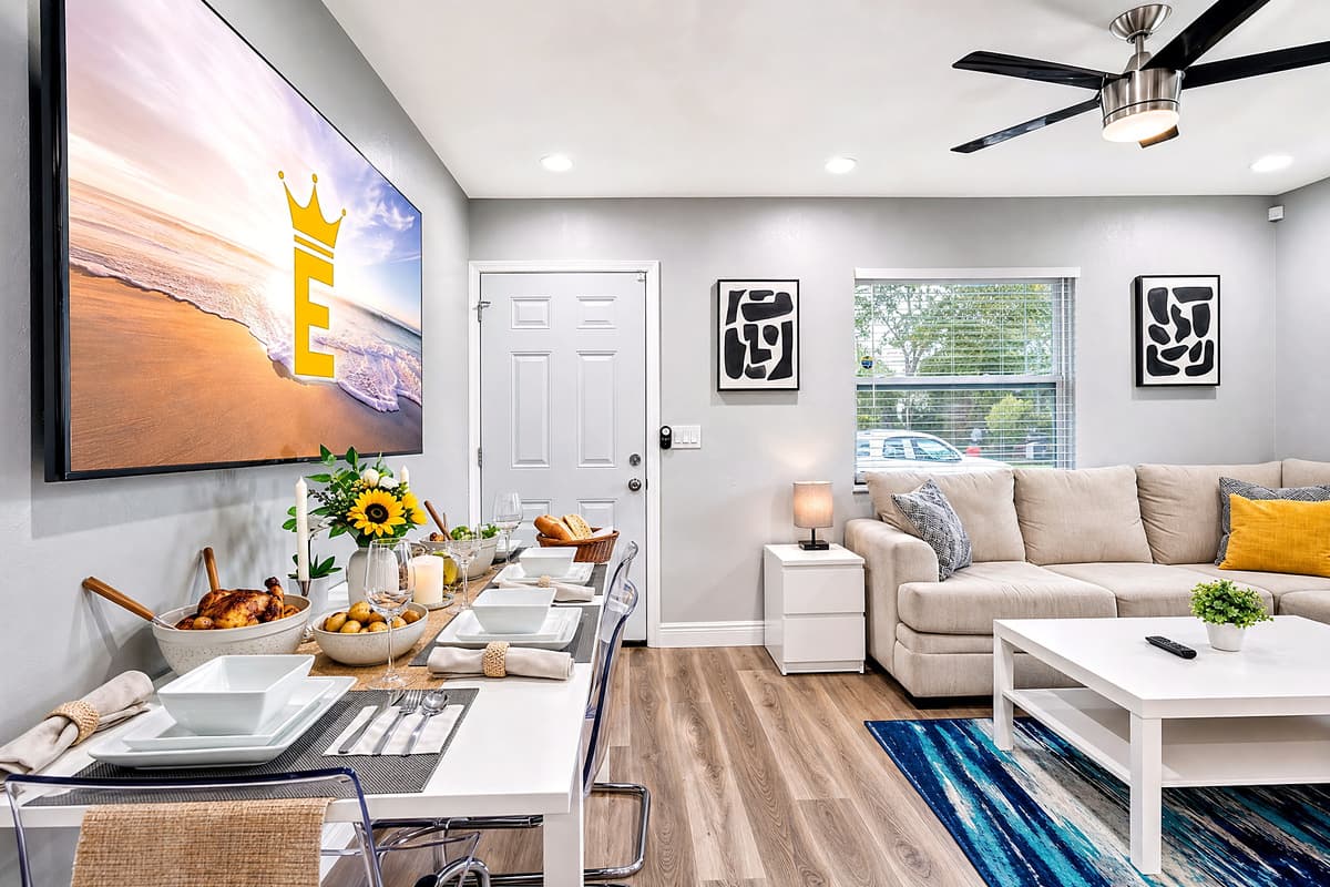 Our beautiful living area has a smart TV and a comfortable and modern L-shaped couch. So you don't have to worry about missing an episode of your favorite series while on vacation while relaxi