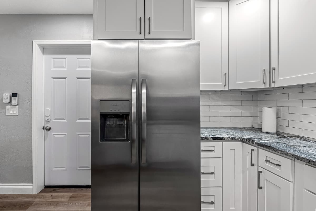 This beautiful property has a huge modern refrigerator to store foods and beverages. So no need to worry about where to store foods you've prepared for the entire trip. If you think this property suits your needs, send us a message now!