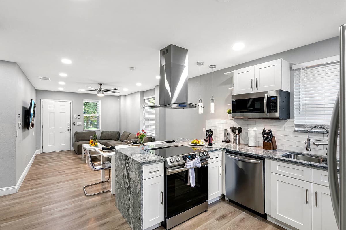 Step into a culinary paradise in our beautifully designed kitchen, where every detail has been thoughtfully curated to provide a feast for the eyes and a joy to work in.