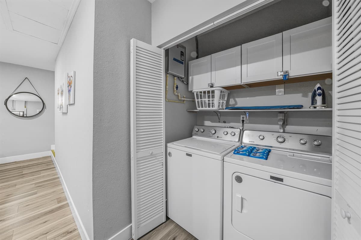 In-home washer and dryer make extended stays easy and convenient.