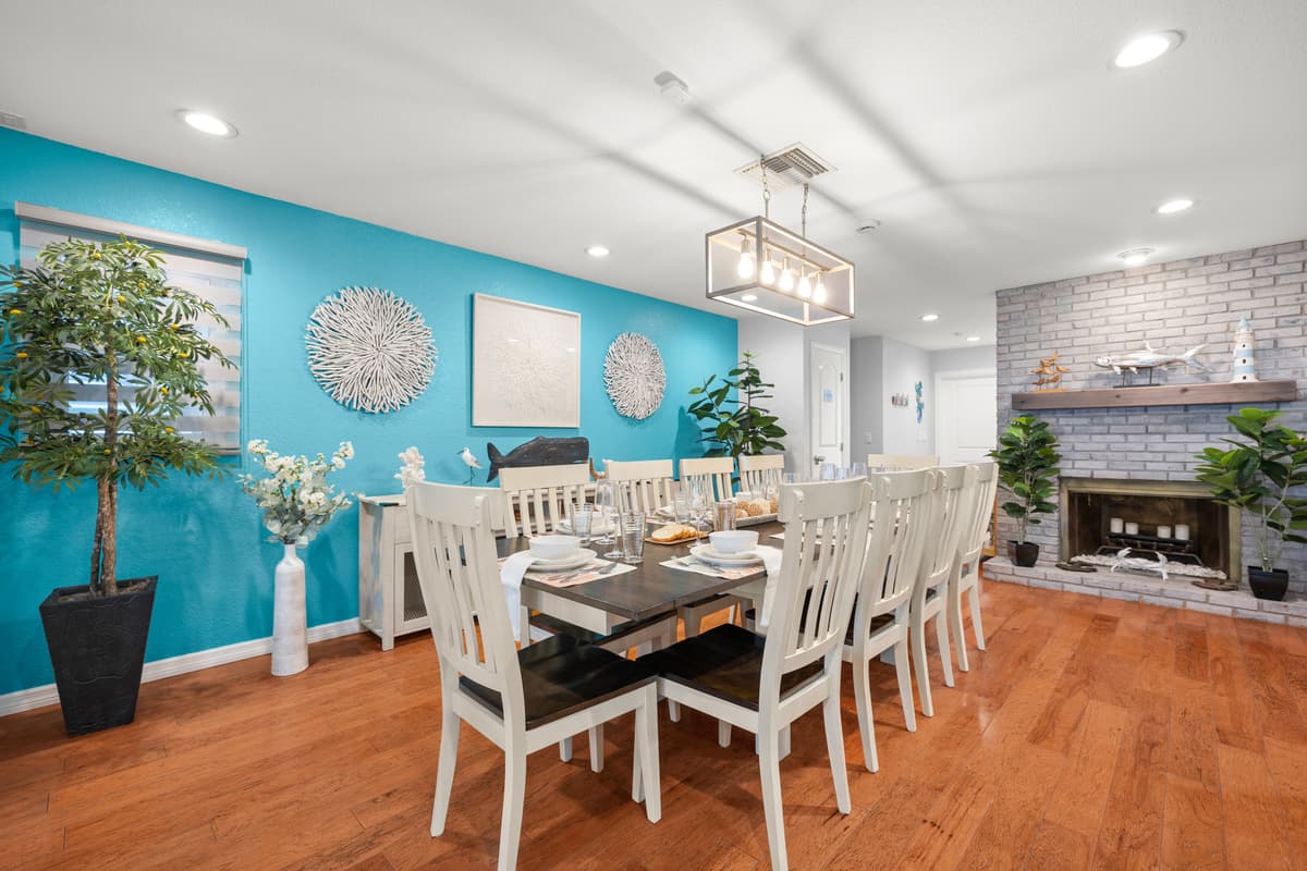 Dining space at Flamingo Palms.
