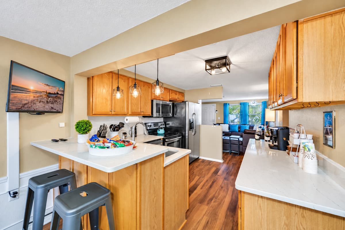 Our beautiful kitchen that has everything that you would need to prepare your meals any time of the day. Nothing beats home cooked meals with family and friends.