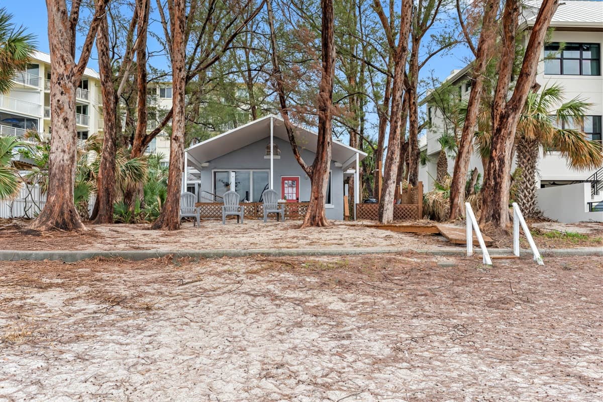 The perfect space to experience the best of coastal living, offering both relaxation and recreation in an idyllic setting.