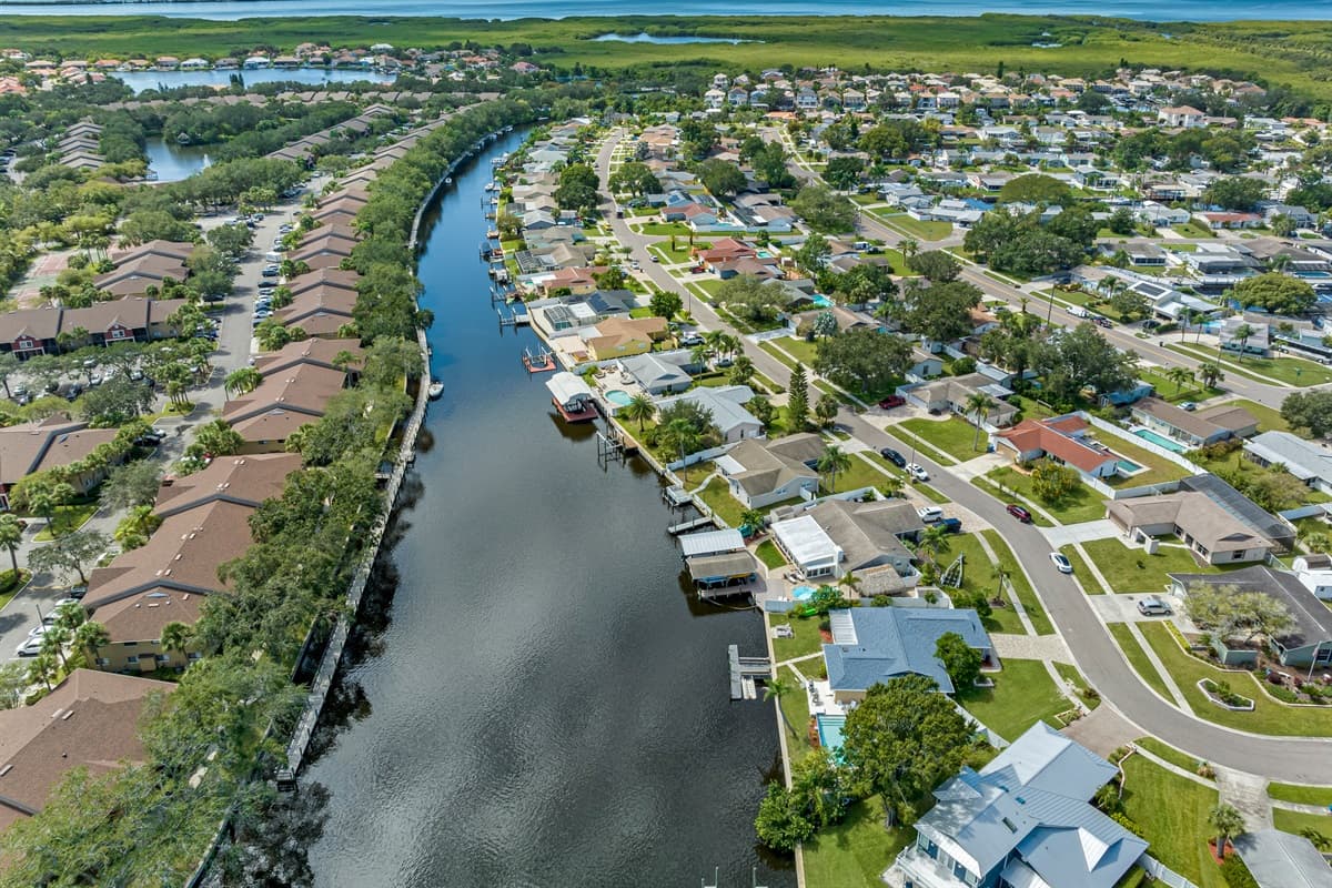 Aerial view of the neighbourhood and the beautiful spots in the area surrounding the property. Who wouldn't love that? Have questions? Send us a message now!