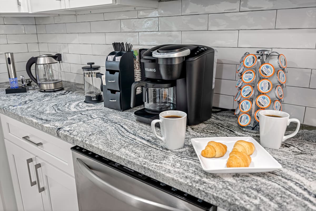 Who doesn't enjoy a good cup of coffee in the morning? Or tea for that matter? Our kitchen is equipped for you guys! If you have any questions, don't hesitate to send us a message!