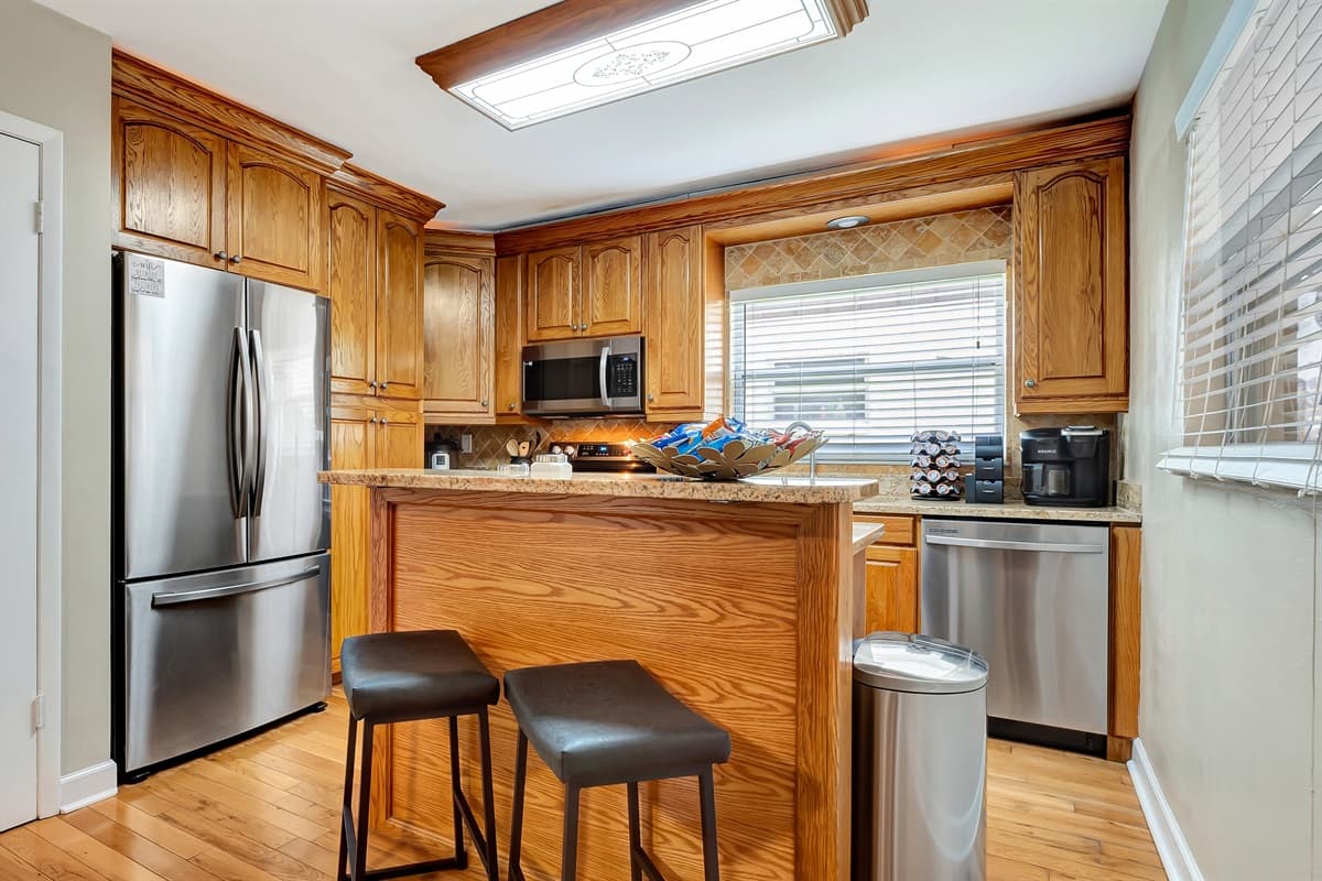 Prepare gourmet meals with ease, and let your culinary creativity flourish amidst the sleek, cutting-edge technology.