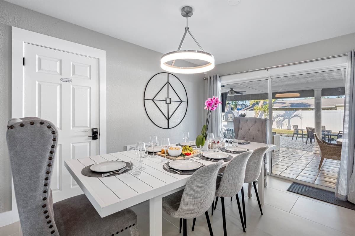 Create your delectable homemade meals in our exceptional, fully equipped kitchen and savor them in the adjacent, charming dining area.
