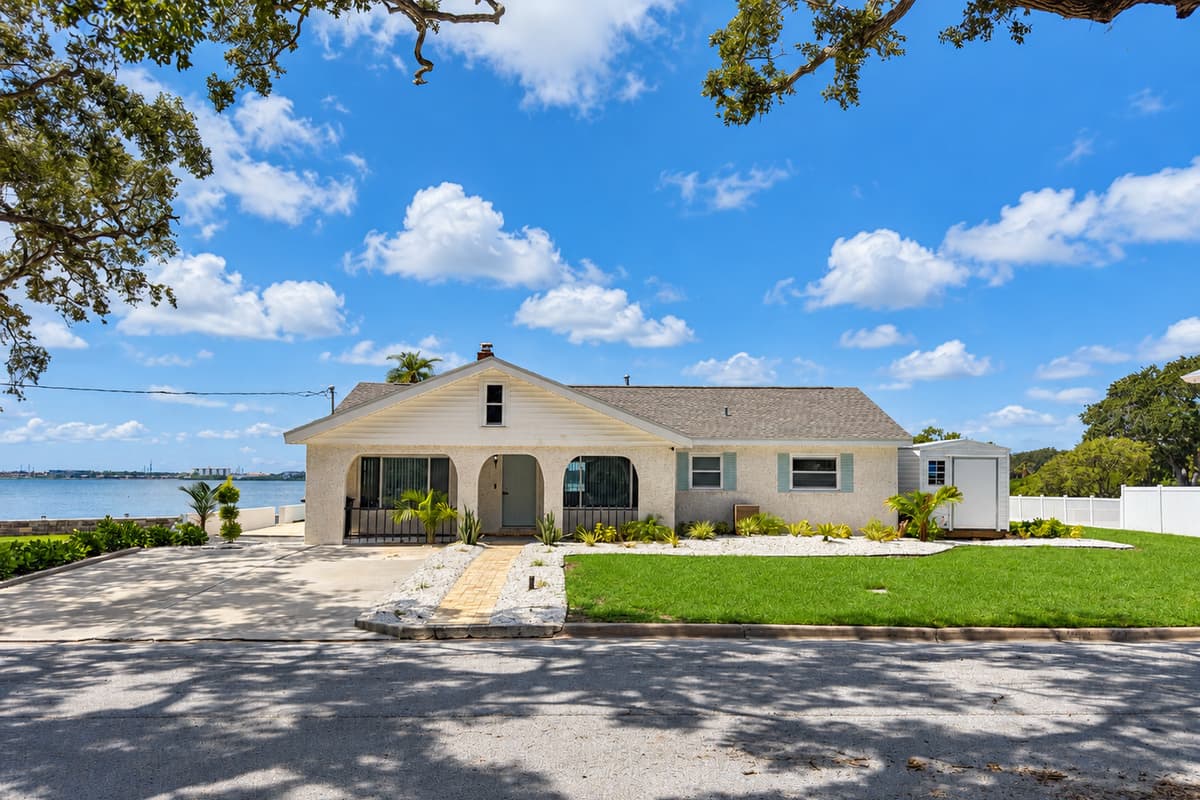 Bayview front exterior and driveway parking.