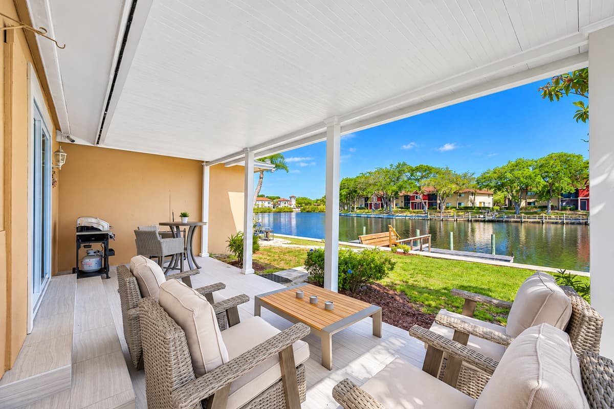 Our patio area is great for enjoying the lovely outdoors and beautiful scenery! Feel the comfort nature gives while on vacation with us. Don't hesitate to ask us a question.Send us a message now!