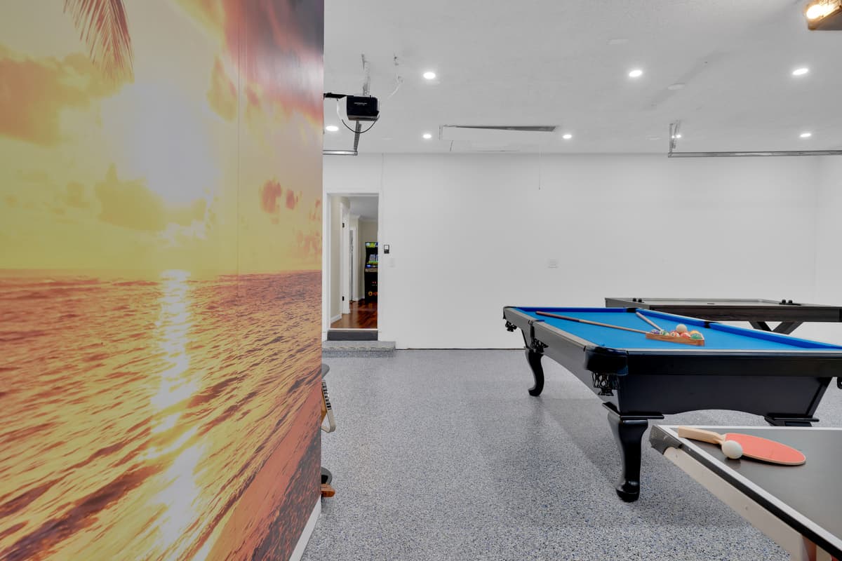 Ready for a challenge? Show off your skills at our pool table or break records at ping-pong. The perfect spot to unwind and have fun after a full day of local exploring.