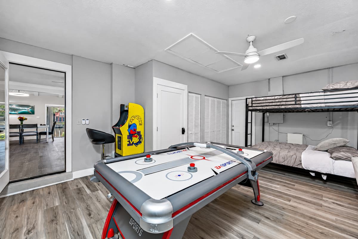 This cool and spacious room is ideal for kids' bedroom or for a small family! Don't hesitate to send us a message!