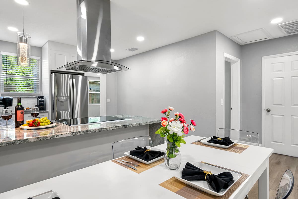 The open layout ensures that the cook can stay connected with guests while preparing meals, fostering a sense of togetherness and interaction.