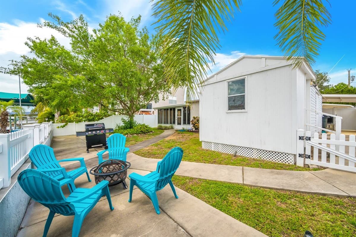 Make the most of your stay enjoying the beautiful view while grilling steaks and burgers on the side. This amazing spacious area for friends and family to create wonderful memories together. Book this property now!