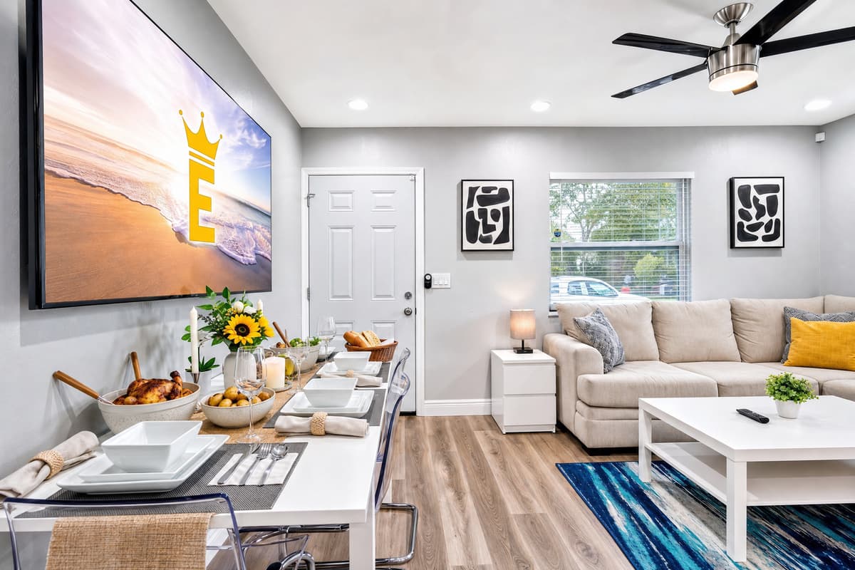 Our beautiful living area has a smart TV and a comfortable and modern L-shaped couch. So you don't have to worry about missing an episode of your favorite series while on vacation while relaxi