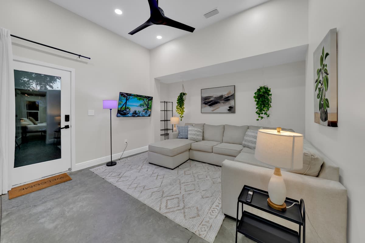Welcome to Emperor Rentals! — photo 128