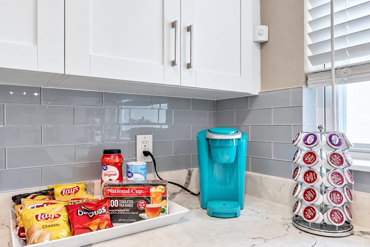 Who doesn't love a good cup of coffee in the morning? Or tea for that matter? Or toast for breakfast perhaps? Our kitchen is equipped for you guys! If you have any questions, don't hesitate to send us a message!