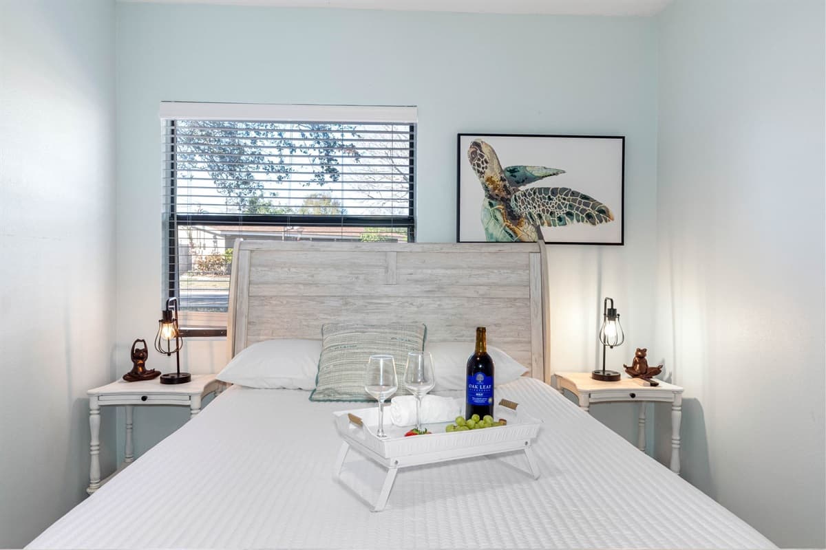 This cozy room features a comfortable double bed, ideal for extra guests or family members.