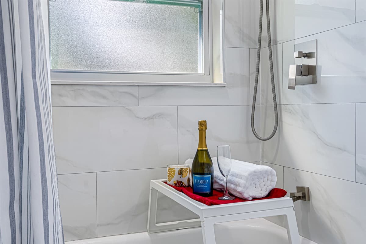 Who wouldn't love a long warm bath after a long day of travel? Baths are proven to reduce stress and keep you calm. If you like what you see, send us an inquiry!