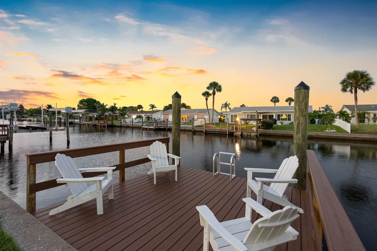 Whether morning yoga or afternoon lounging, this pool area is made for peace and quiet.